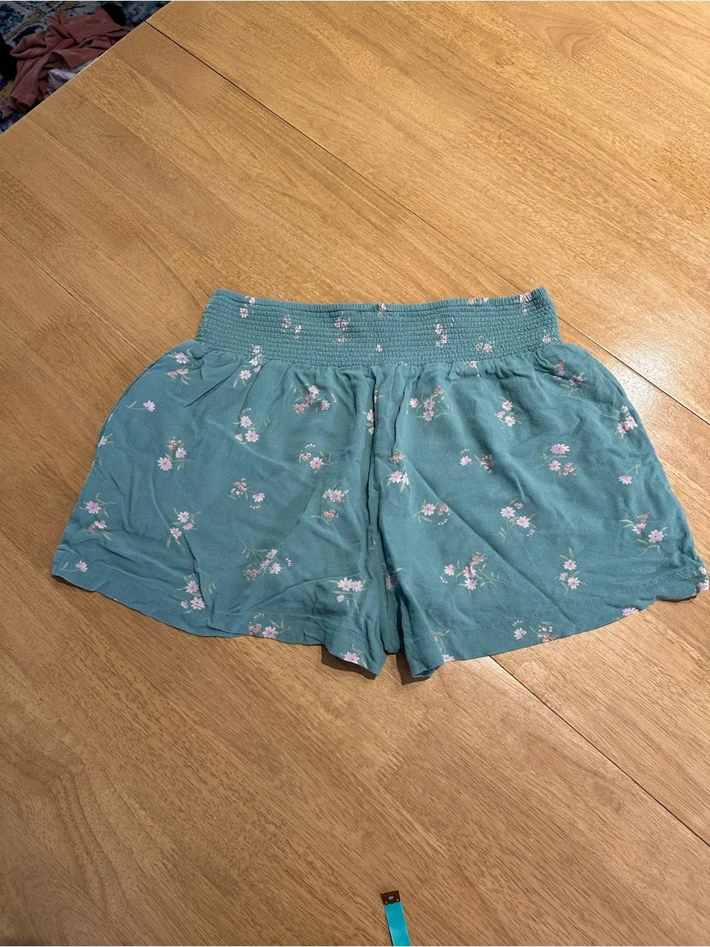 American Eagle Green and Pink Floral Smocked High-Waist Shorts Size Small